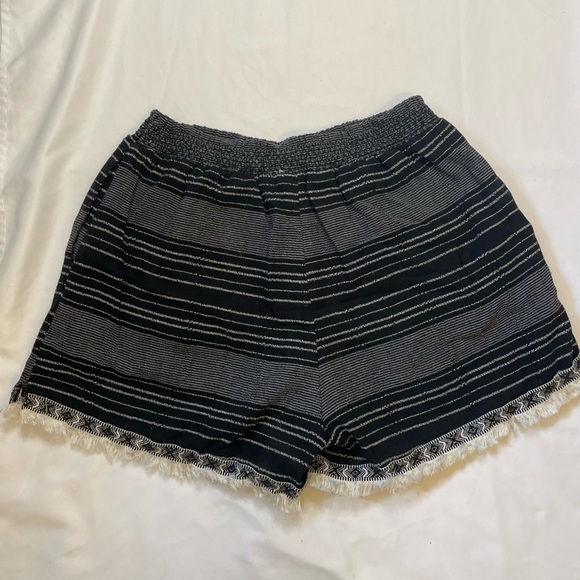 Hem & Thread size large black boho highwaisted shorts - Picture 4 of 6